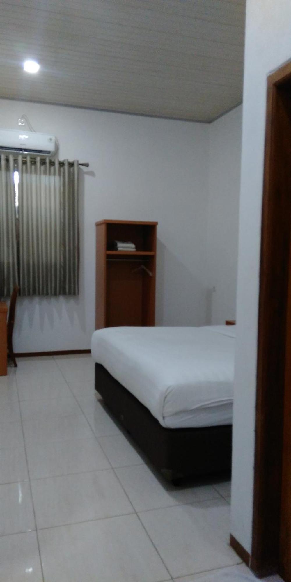 Aurora Hotel Siliwangi Cirebon Pokoj fotografie